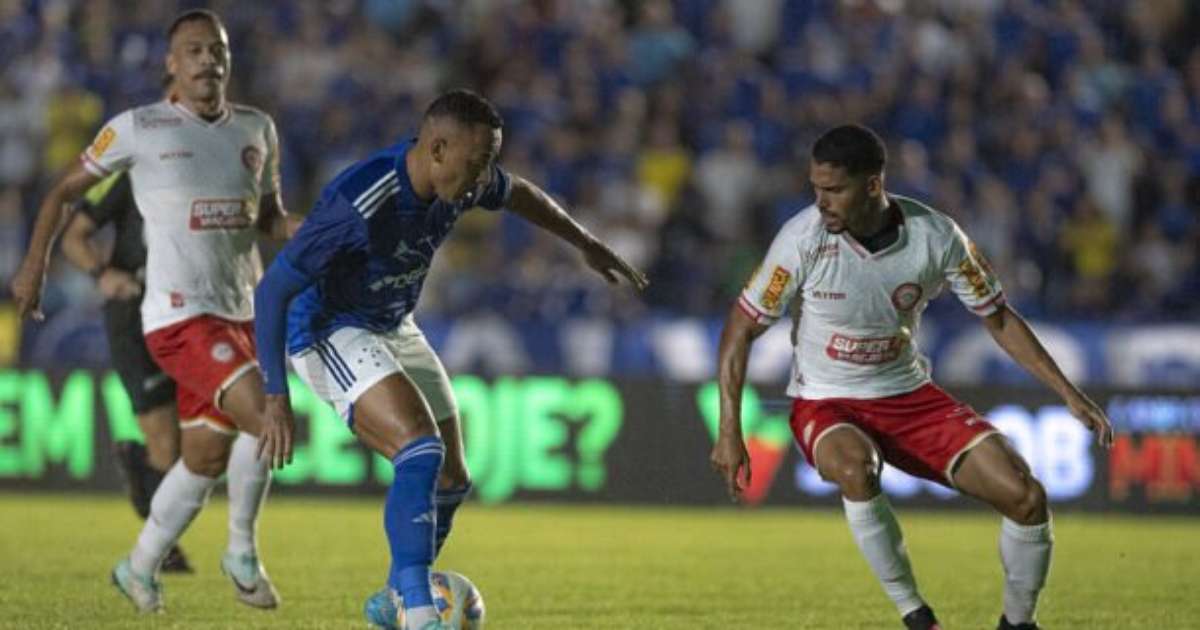 Cruzeiro empata com Tombense na semifinal do Mineiro com dois jogadores expulsos.