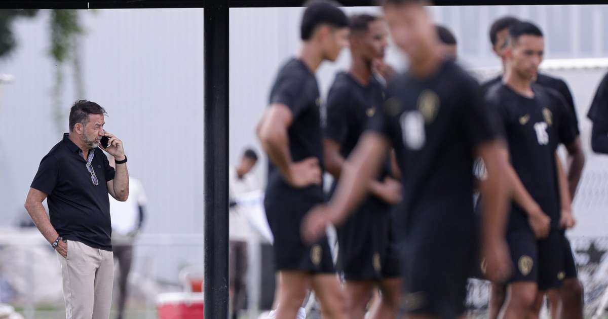 Corinthians resolve pendência salarial com jogadores do elenco atual.