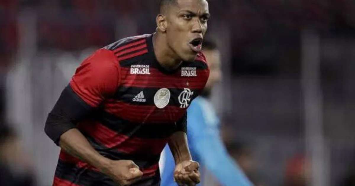 Berrio fala sobre possível retorno ao Flamengo e reafirma amor pelo clube rubro-negro em entrevista.