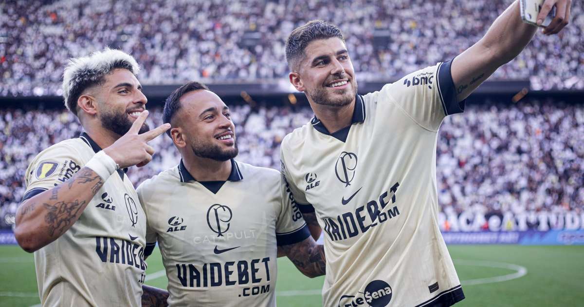 Torcida do Corinthians celebra desempenho de Pedro Raul e Yuri Alberto: 