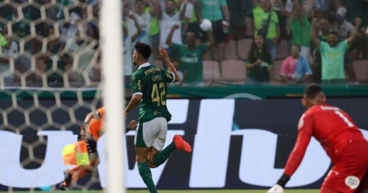 Flaco López destaca chave do sucesso no Palmeiras: tempo, trabalho e tranquilidade.