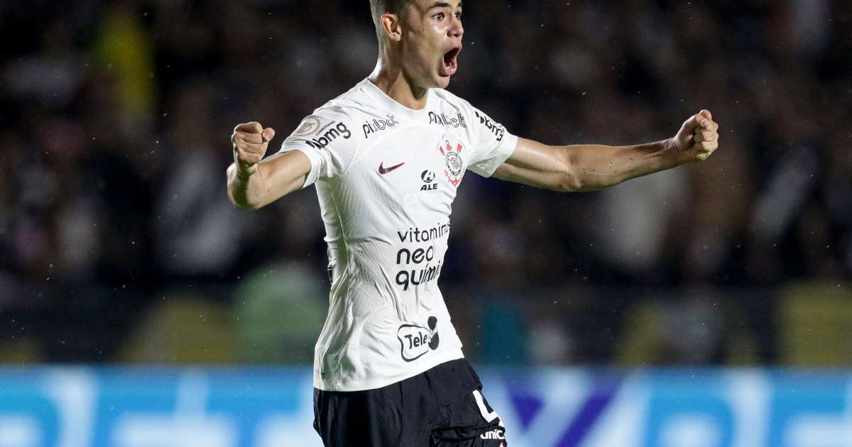 Técnico do Corinthians avalia possibilidade de Moscardo antes de confronto com PSG.