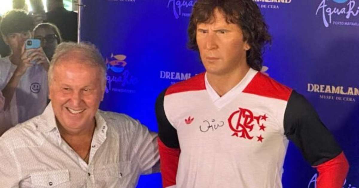 Estátua de Zico é inaugurada em museu carioca.