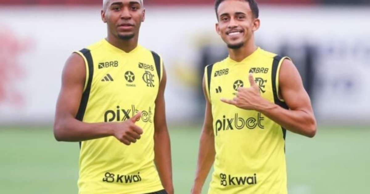 Flamengo apresenta jovens campeões da Libertadores Sub-20 em reapresentação profissional.