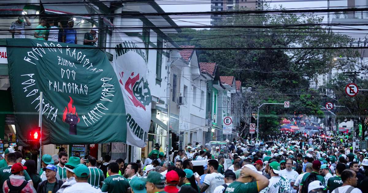 Parada superada: Comerciantes comemoram retorno do Palmeiras ao Allianz Parque.