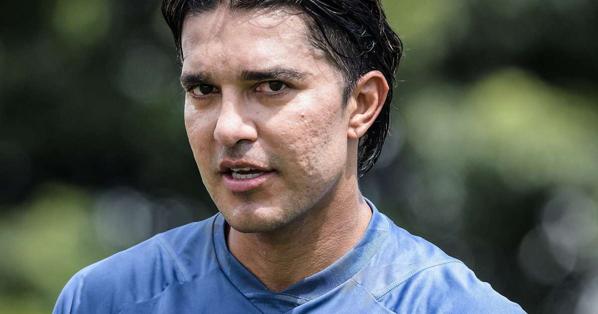 Marcelo Moreno inicia treinamentos em campo no Cruzeiro após retorno à equipe.