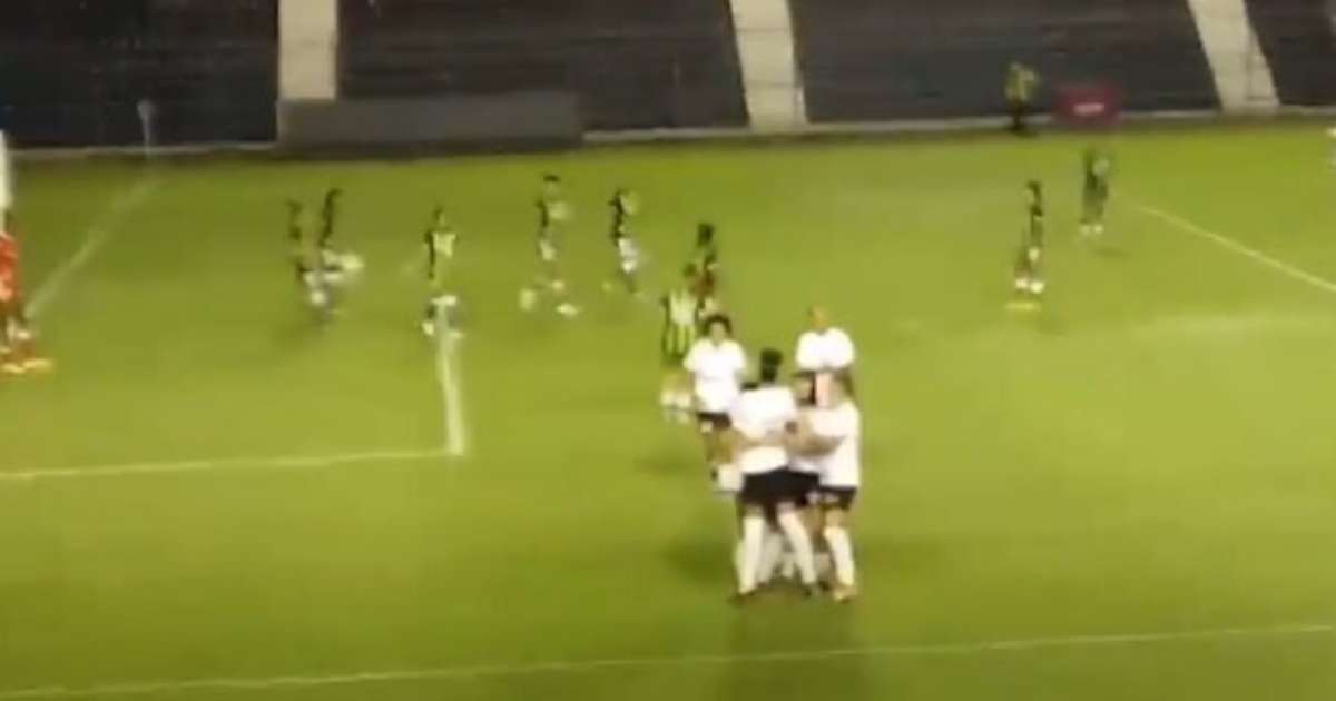 Corinthians goleia América e assume liderança do Brasileirão Feminino com volta de Erika.