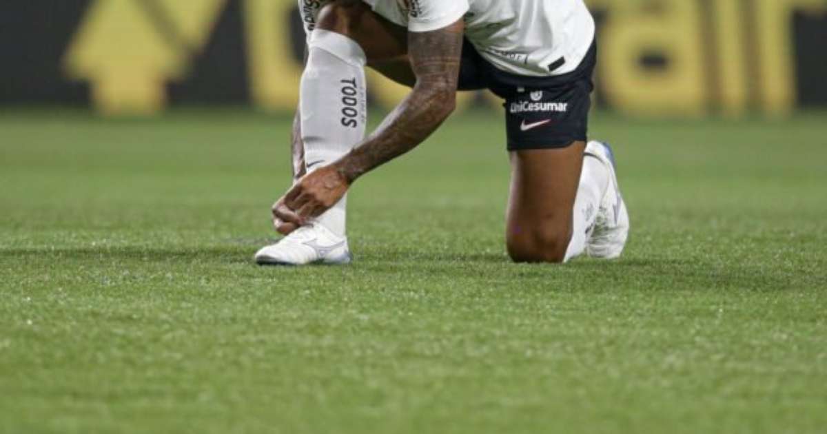 Paulinho considera aposentadoria após última lesão no futebol.