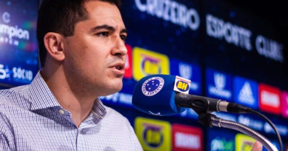 Diretor do Cruzeiro explica origem da dívida do clube: salários elevados justificam situação.