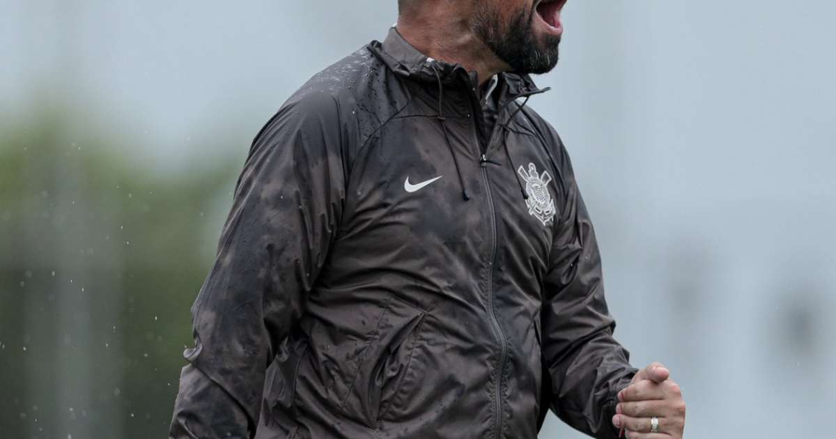 Antônio Oliveira mira título inédito como técnico estrangeiro no Corinthians