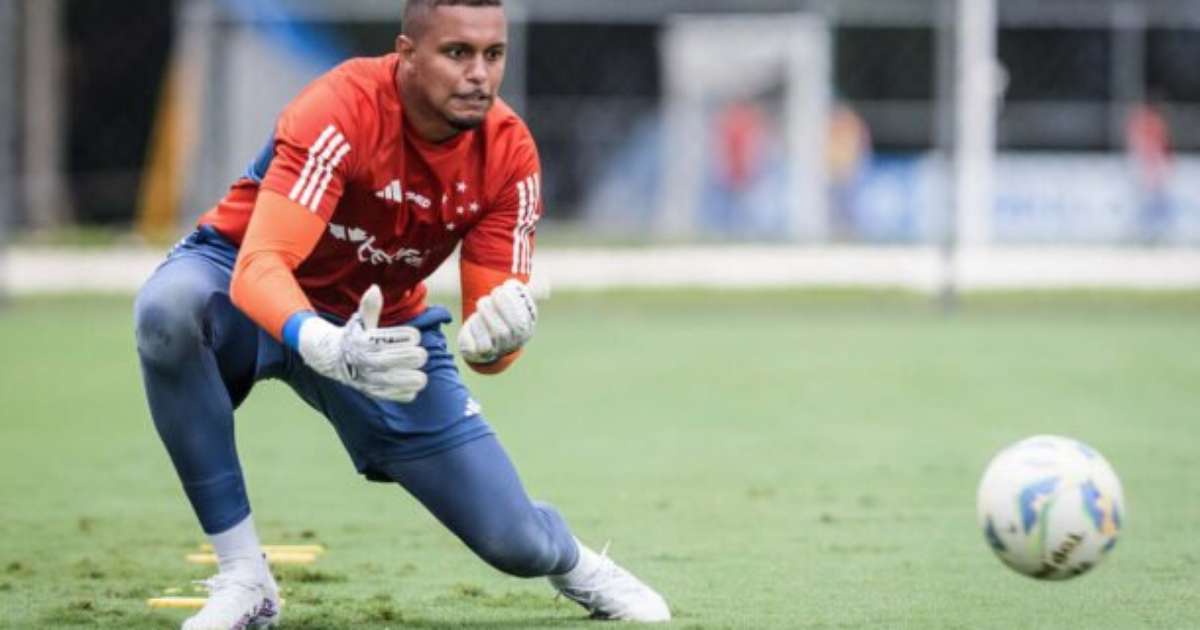 Cruzeiro inicia negociações para renovação com goleiro Anderson.