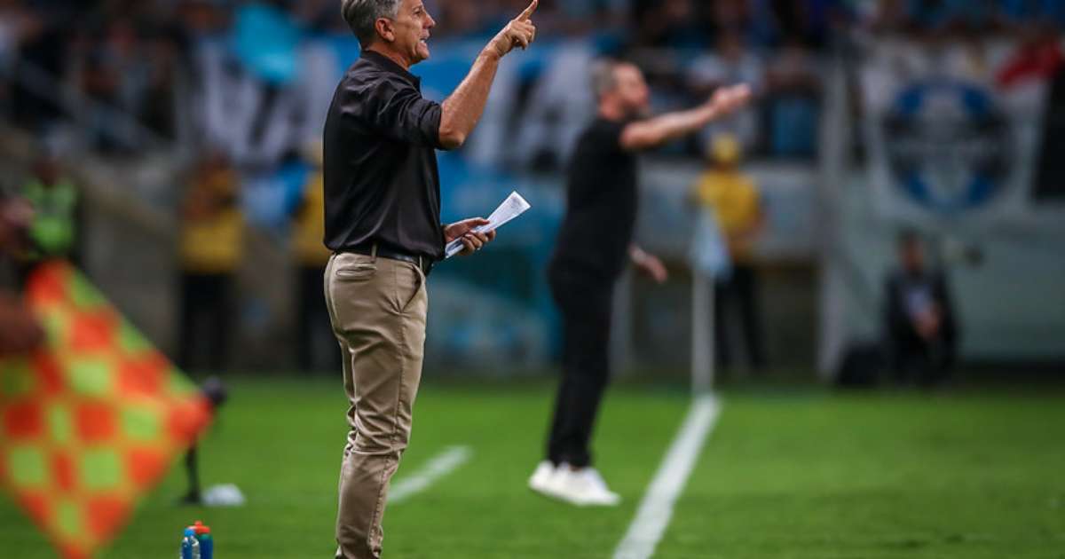 Renato valoriza classificação do Grêmio e revela multa a lateral por expulsão.
