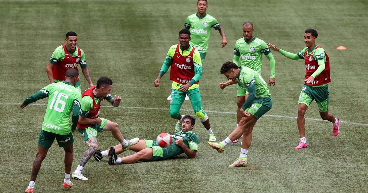 Abel Ferreira avalia possível retorno de Gómez para escalar Palmeiras contra Novorizontino