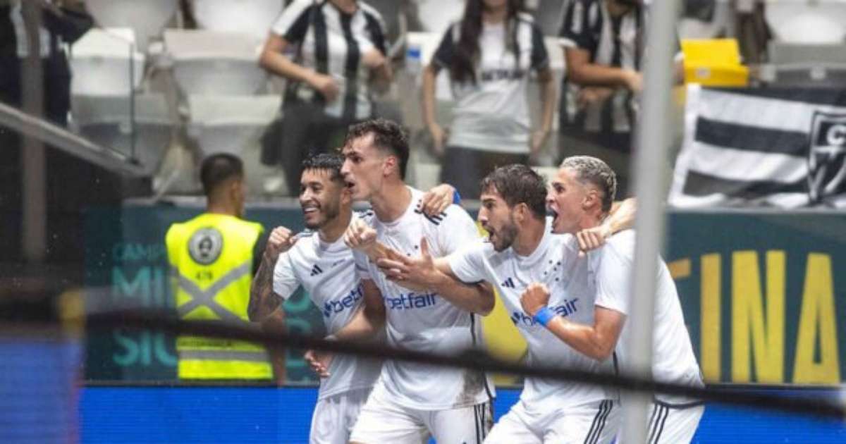 Dinenno, do Cruzeiro, destaca chance de vitória mesmo em tempos diferentes.