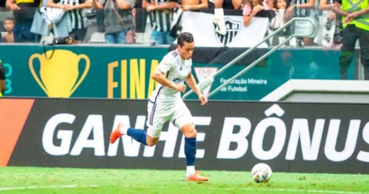 Marlon reconhece falha em gol do Atlético e questiona gramado da Arena MRV