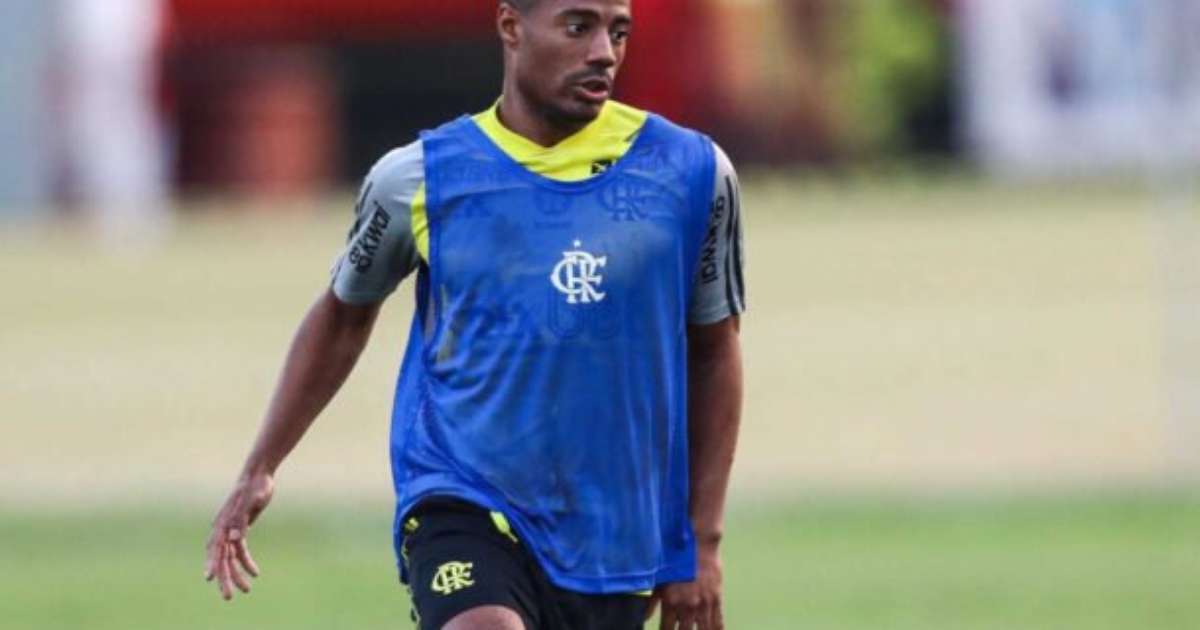 De la Cruz treina e Gerson trabalha bola para final do Carioca.