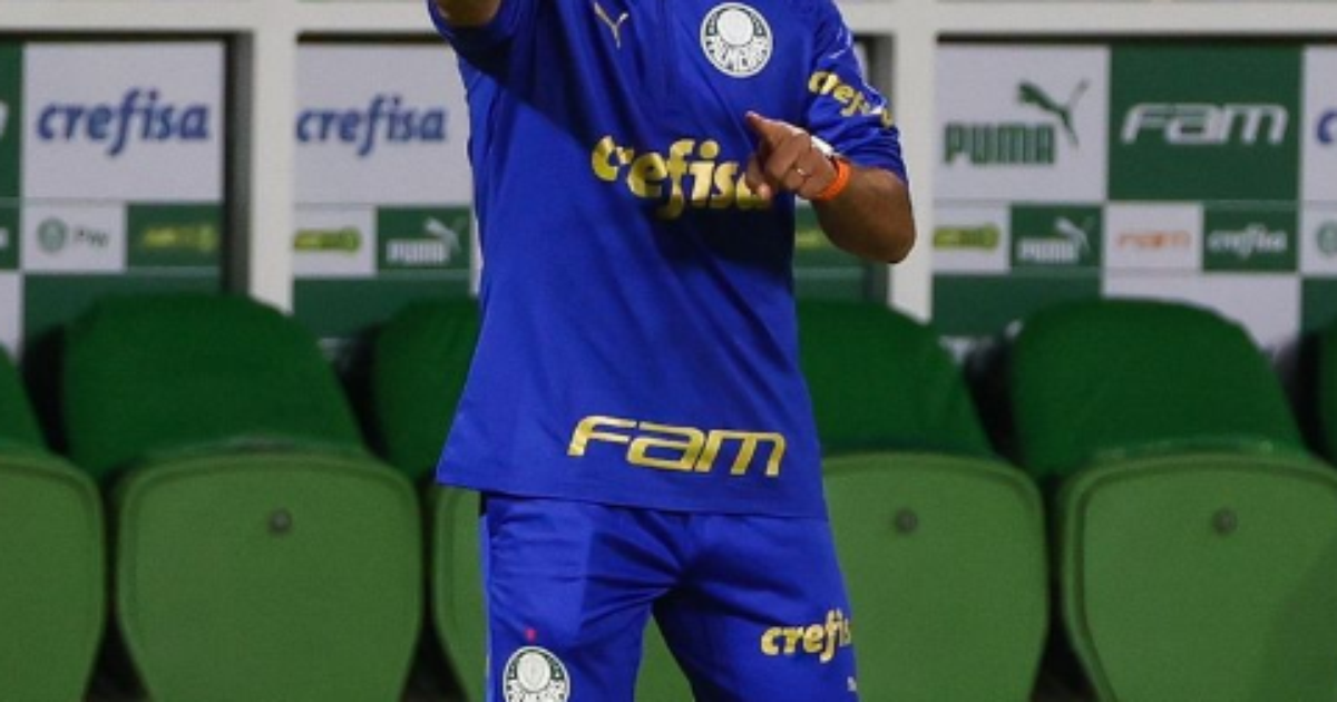 Abel lamenta empate e destaca desejo de vitória da equipe.