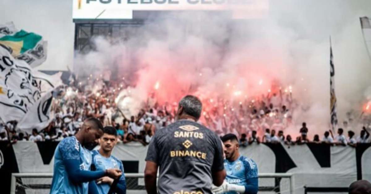 Torcida do santos lota vila belmiro em treino aberto.