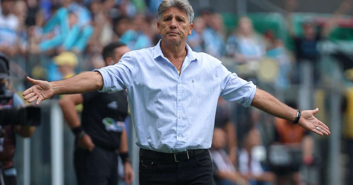 Jogadores do Grêmio Surpreendem Renato Gaúcho em Coletiva com Banho de Isotônico