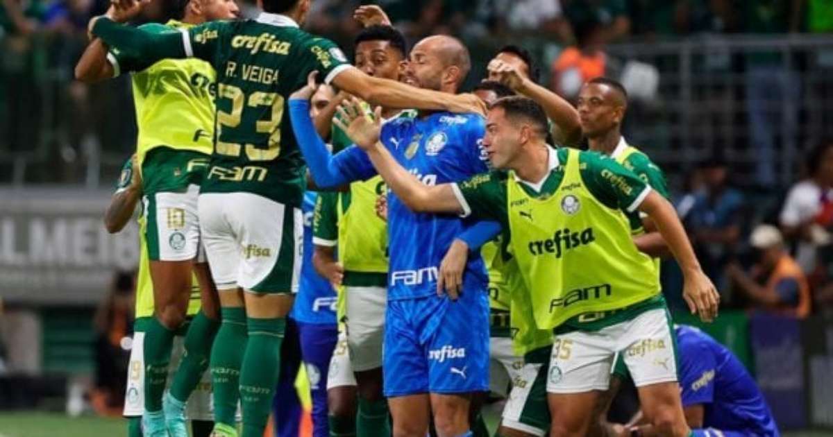 Palmeiras conquista tricampeonato paulista após vitória sobre o Santos.
