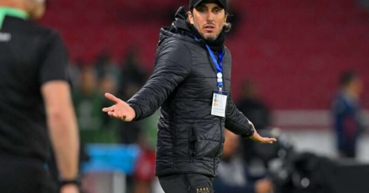 Cruzeiro busca novo argentino para substituir Larcamón na equipe.