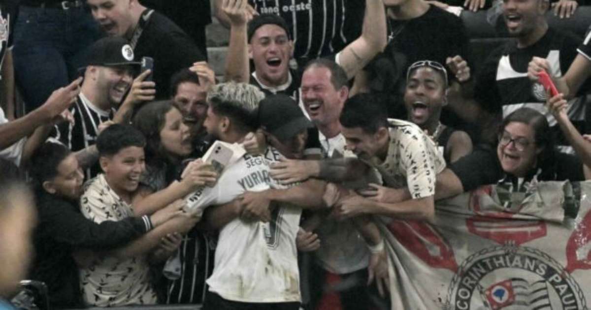 Auxiliar de Oliveira elogia desempenho do Corinthians e recordes de Romero.