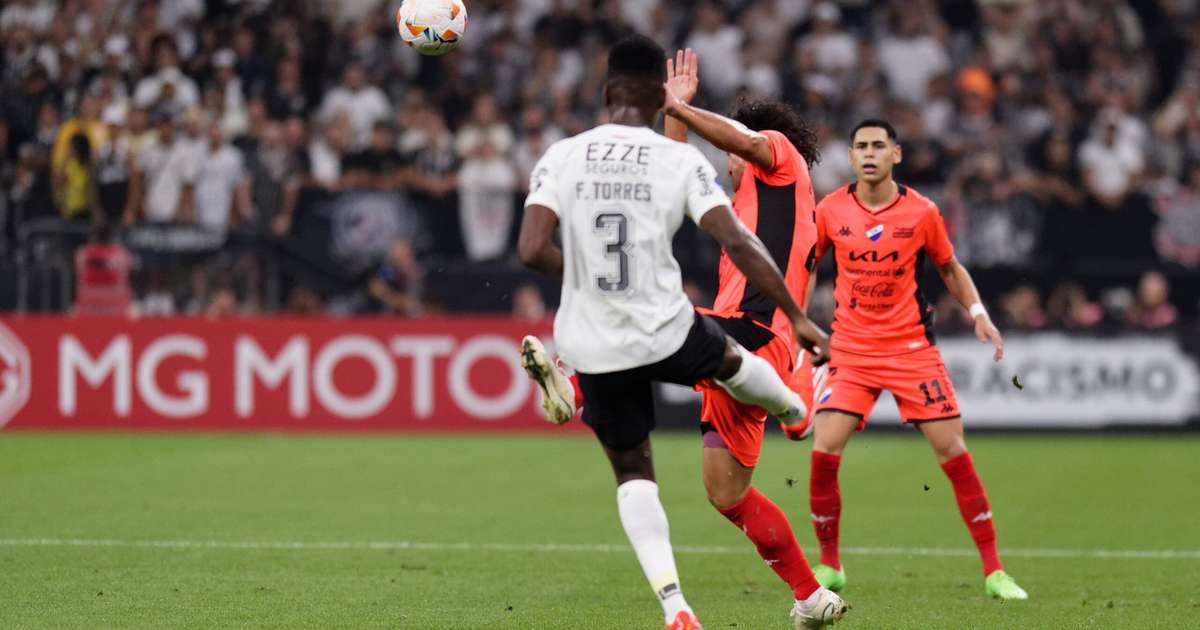 Torcedores do Corinthians exaltam Romero e elegem o pior em campo na Sul-Americana