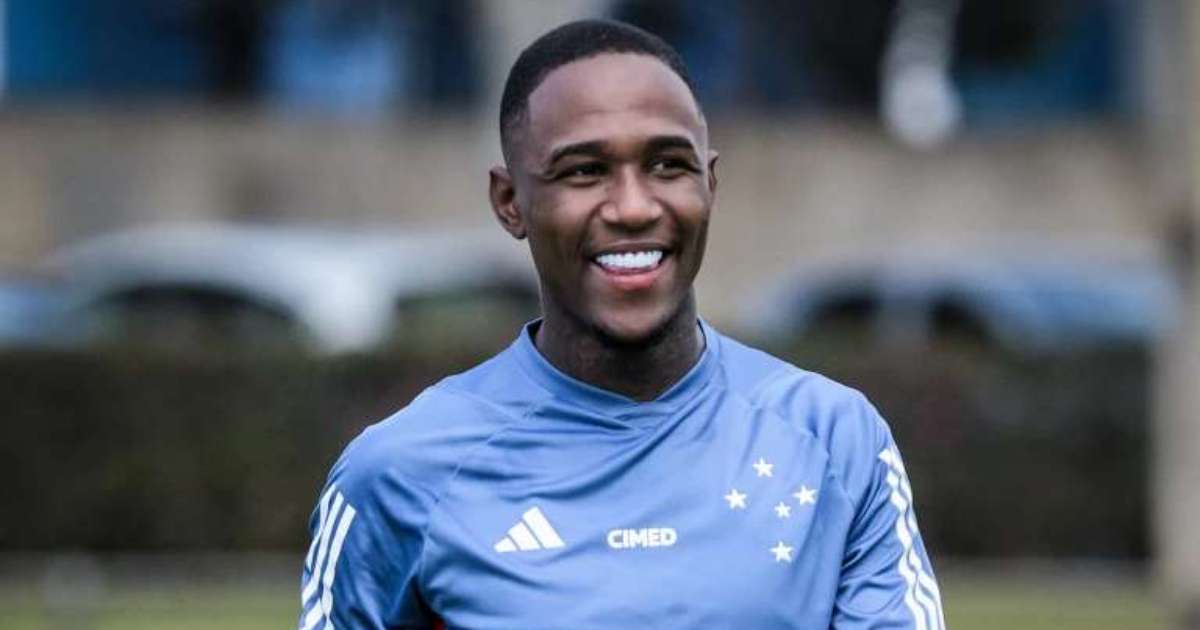 Cruzeiro estende vínculo de João Pedro, atacante promissor do clube.