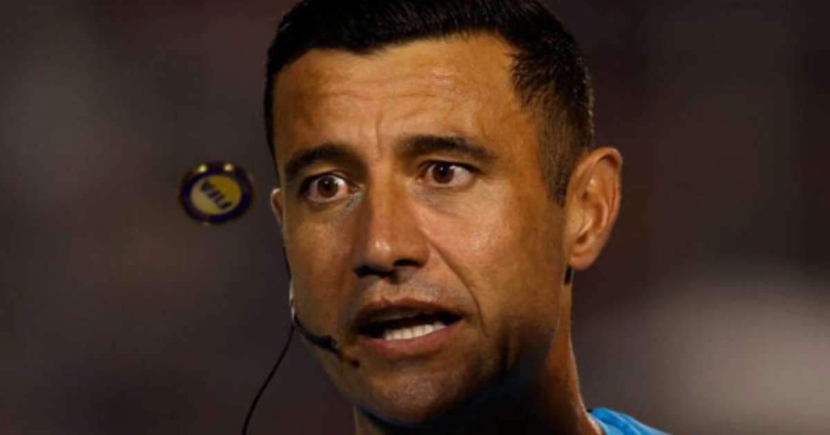 Arbitragem causa polêmicas e reclamações no Campeonato Brasileiro de Futebol.