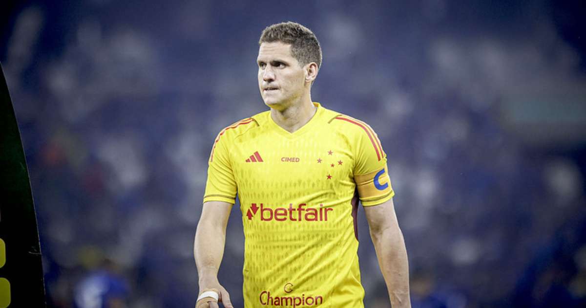 Acordo entre Cruzeiro e Grêmio envolve troca de goleiros em negociação.