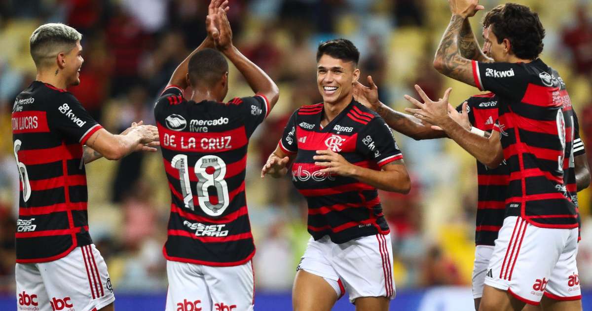 Flamengo assume liderança do Brasileirão após vitória sobre o São Paulo