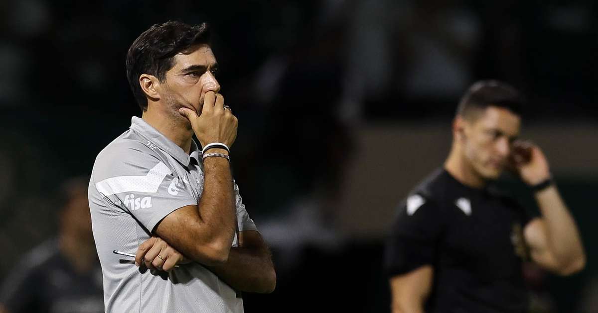Abel Ferreira critica arbitragem e Arena Barueri em jogo entre Palmeiras e Internacional