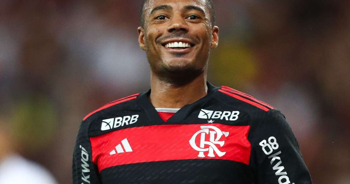 De la Cruz destaca vitória do time e rejeita comparação com Zico.