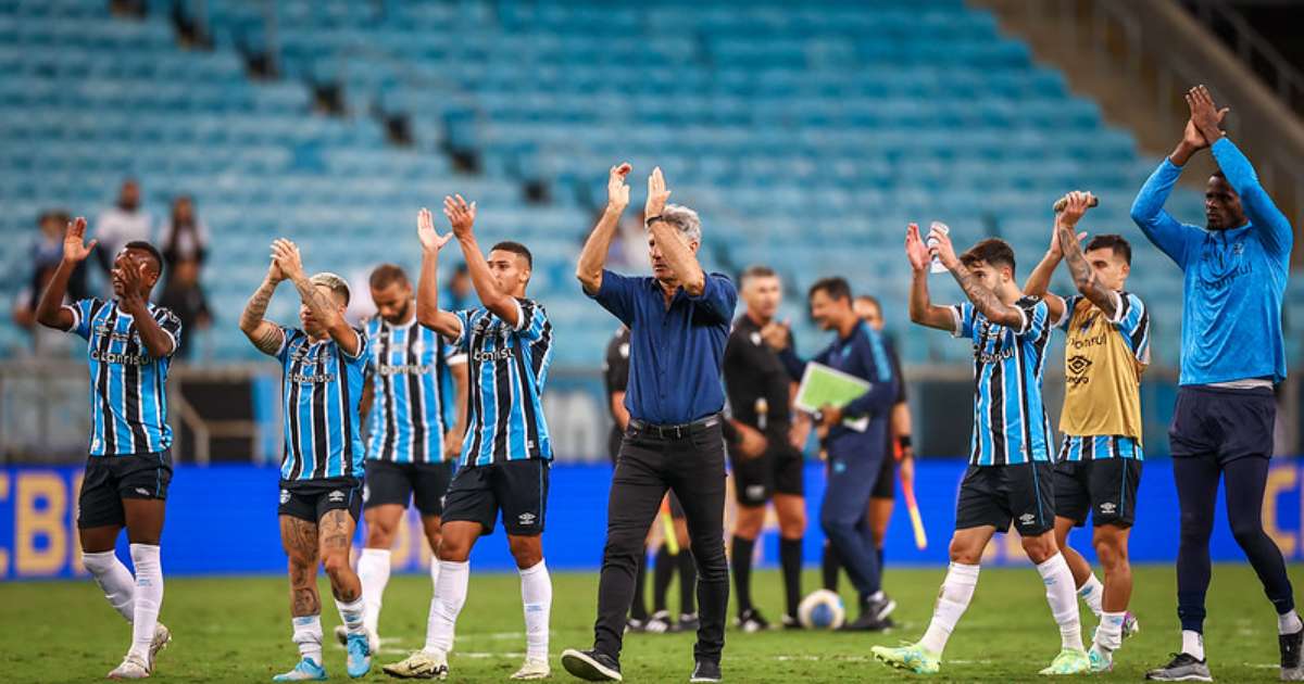 Renato reage a críticas após vitória contra Athletico-PR: Tropeços são normais.