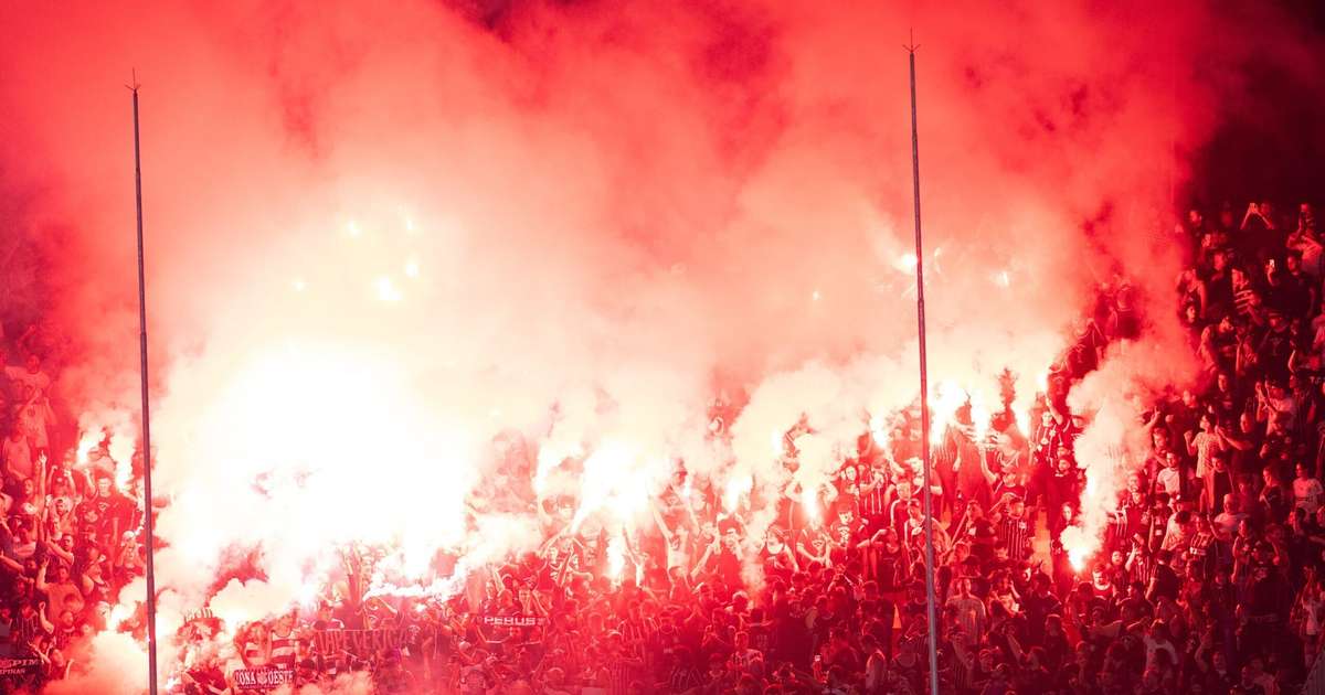 Corinthians pode receber punição no STJD por uso de sinalizadores