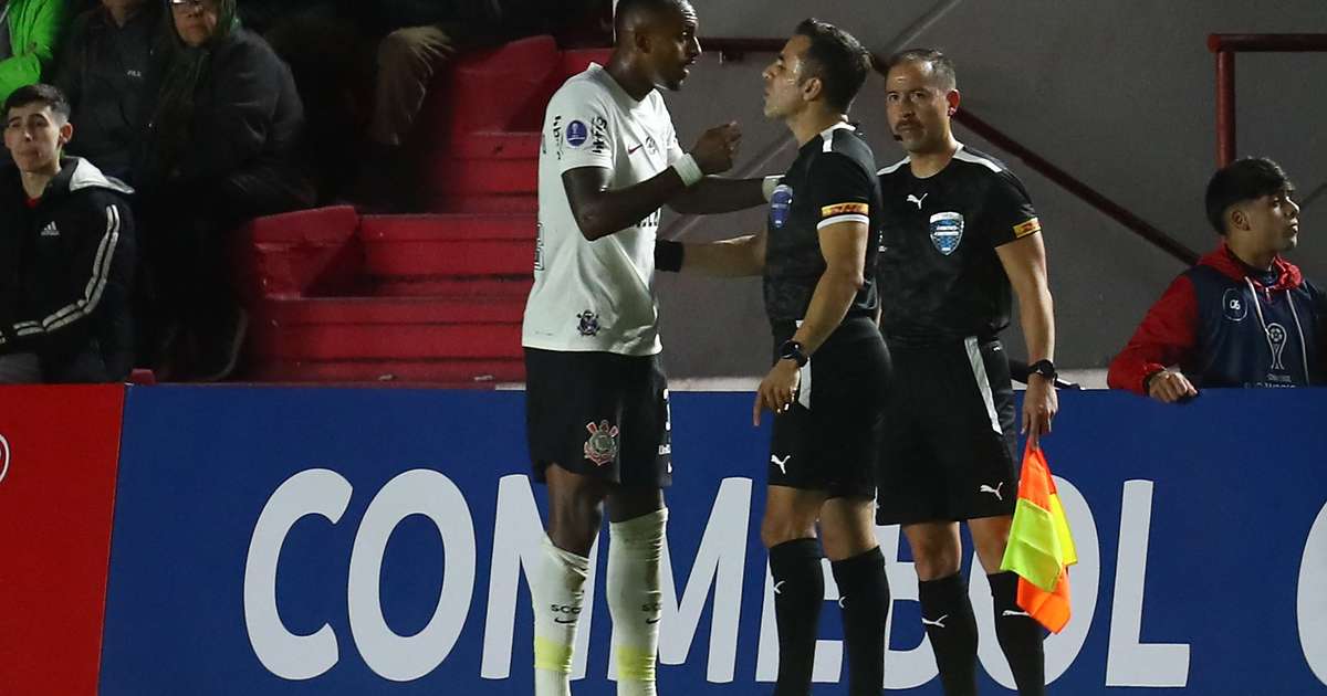 Corinthians perde para o Argentinos Juniors e cai na Sul-Americana.