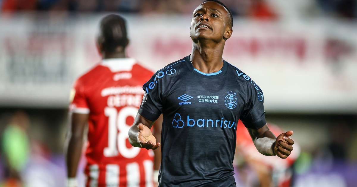 Grêmio mantém esperanças na Libertadores com triunfo como visitante.
