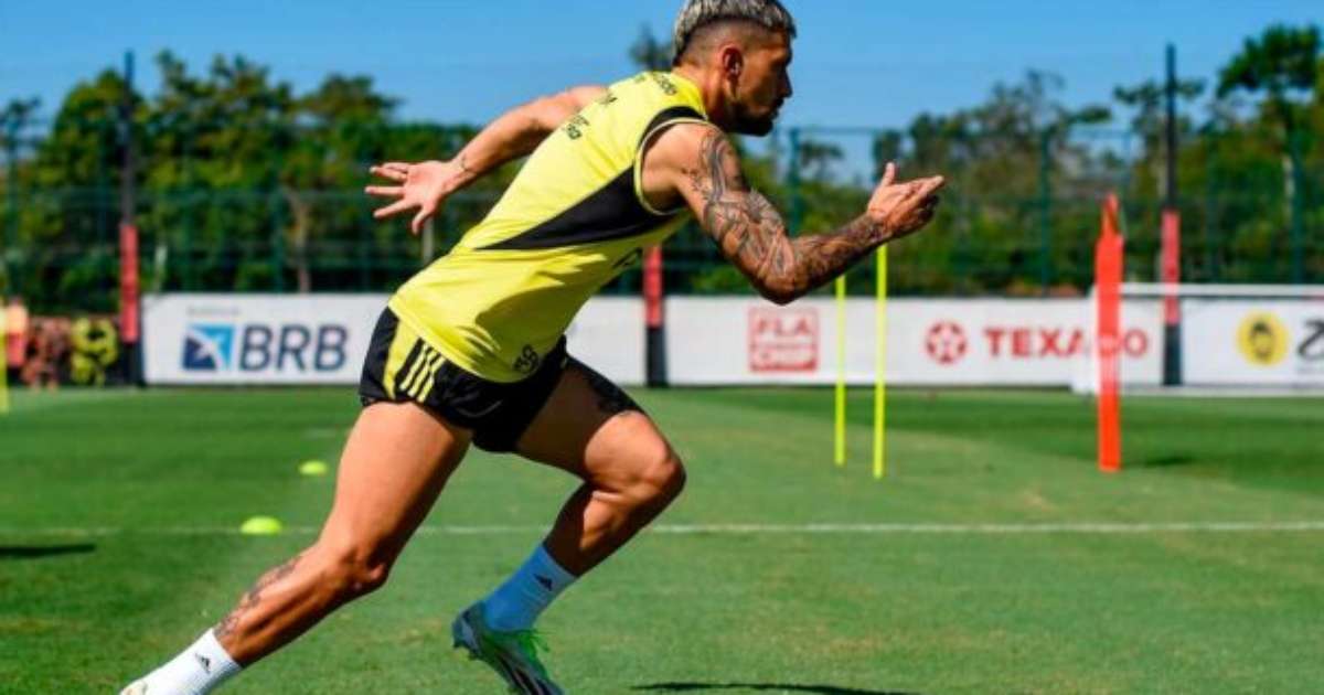 Jogadores que não viajaram para a Bolívia treinam no Ninho do Urubu