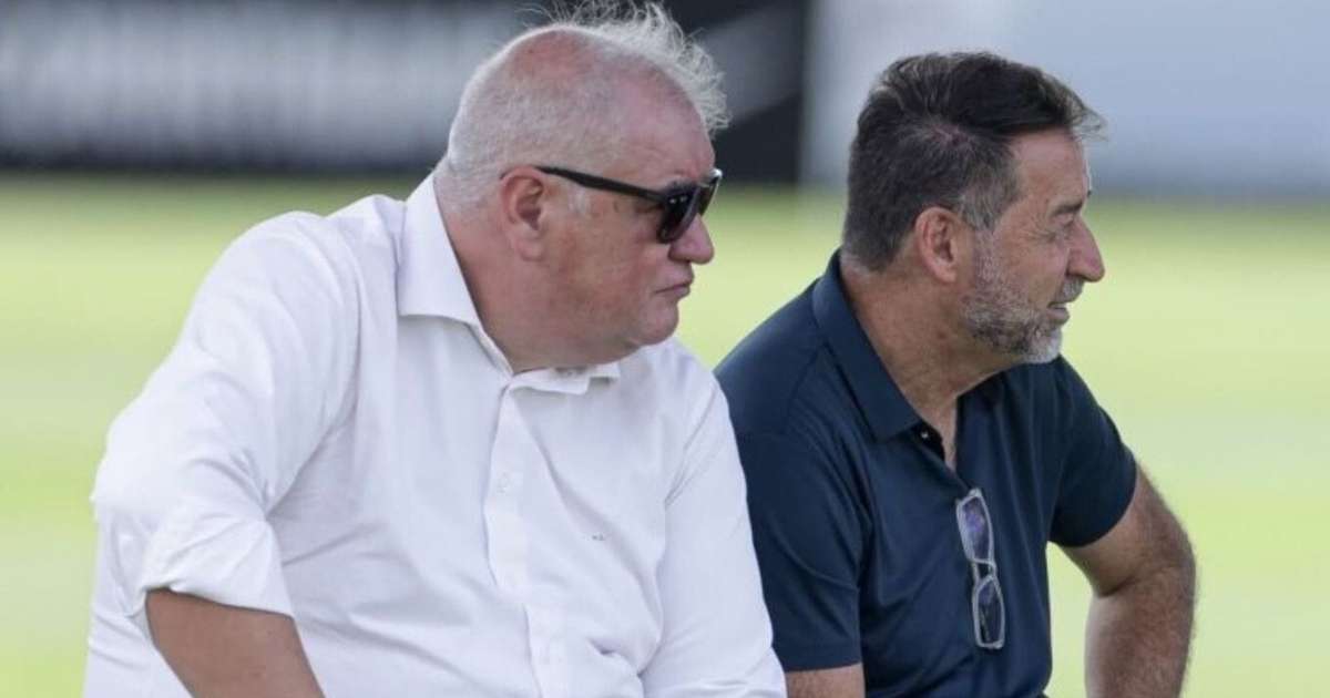 Problemas de comunicação entre Rubão e presidente do Corinthians preocupa diretoria.