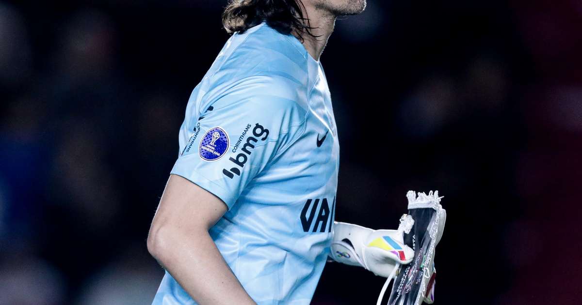 Insatisfação de Cássio no Corinthians leva-o a buscar ajuda com psicólogo.