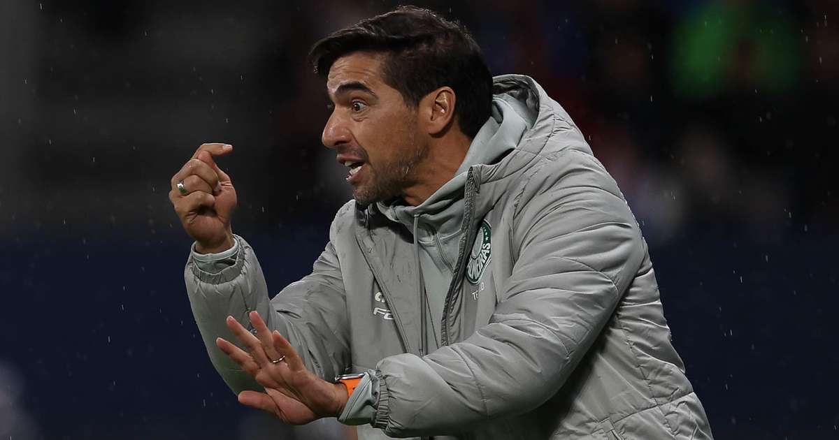 Abel Ferreira exalta união da equipe na virada heróica sobre adversário.