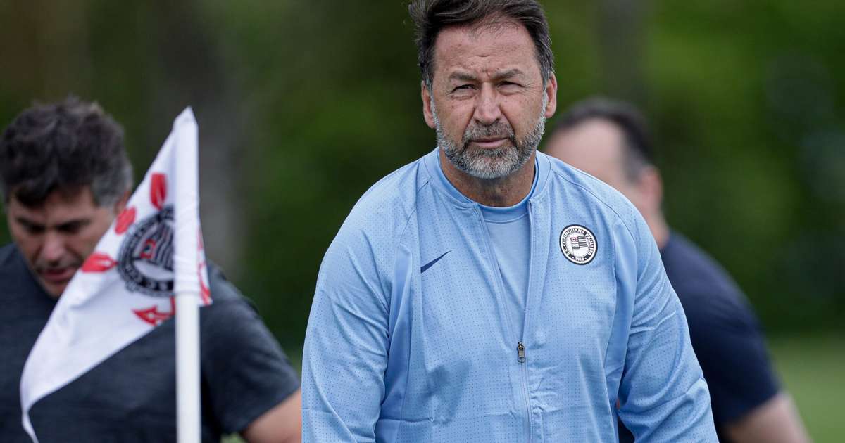 Reunião entre Organizada do Corinthians e Augusto Melo: Planejamento Estratégico para o Clube.