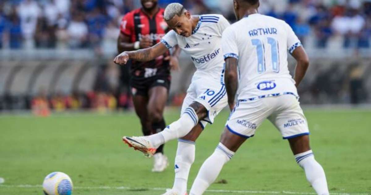 Cruzeiro domina Vitória e avança com vitória na segunda etapa.