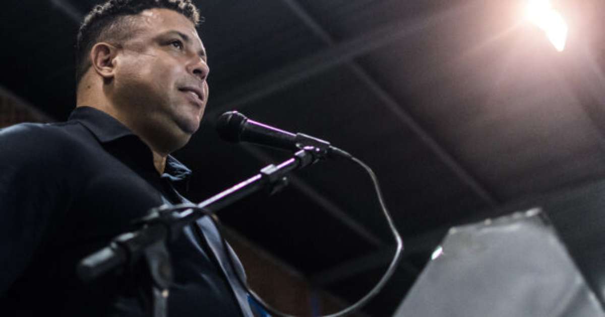 Irmã de Ronaldo Fenômeno critica torcida do Cruzeiro após venda da SAF
