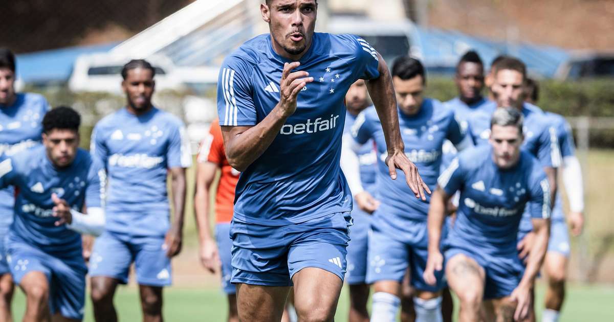 Cruzeiro se prepara com foco total para enfrentar o Internacional no próximo jogo.