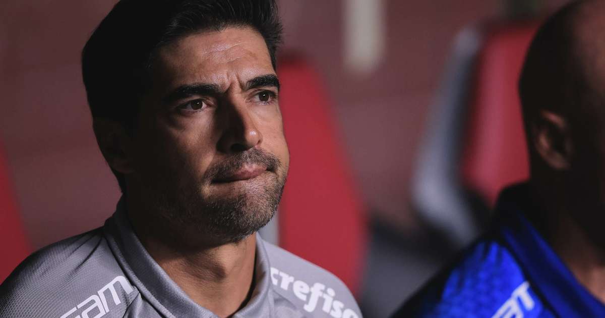 Abel elogia jovem jogador e aponta questão no elenco do Palmeiras