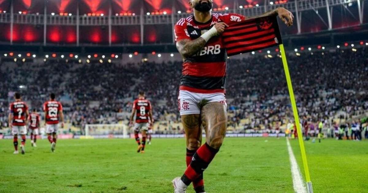Gabigol retorna ao Maracanã e é ovacionado pela torcida do Flamengo.