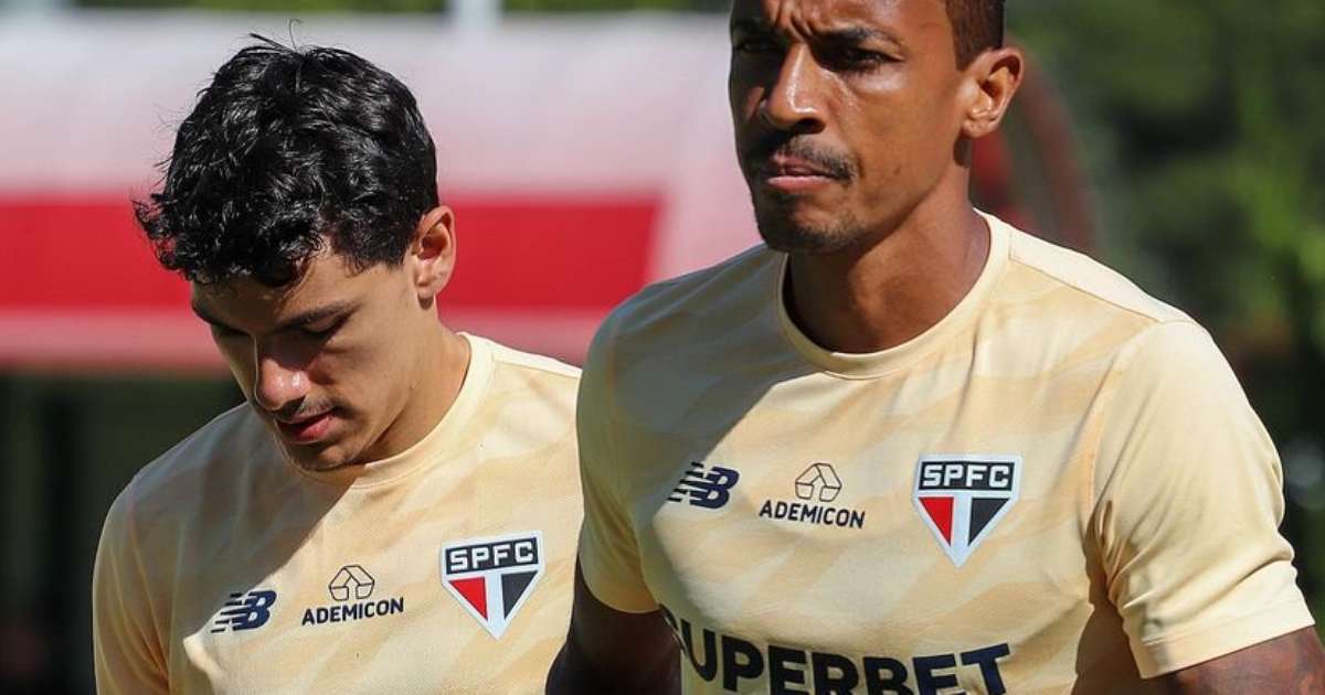 São Paulo encara o Vitória em partida válida pelo Brasileirão em Salvador