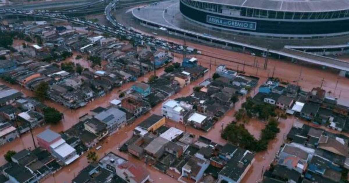 Arena do Grêmio desocupada devido à falta de estrutura para abrigados.