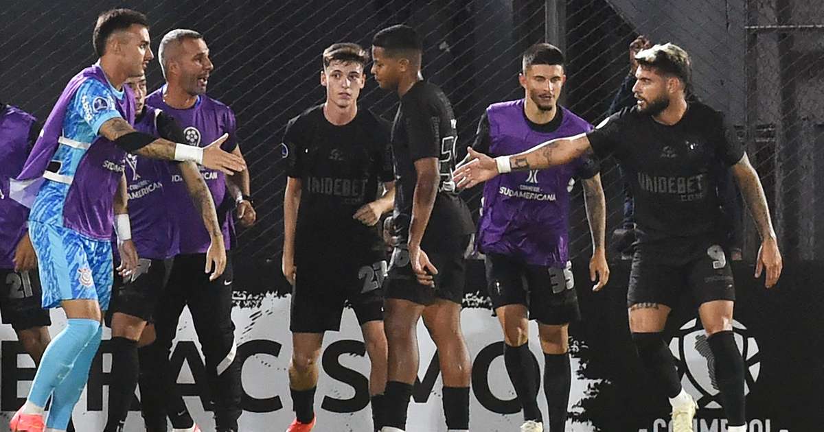 Corinthians supera Nacional-PAR e garante vitória importante na Sul-Americana.